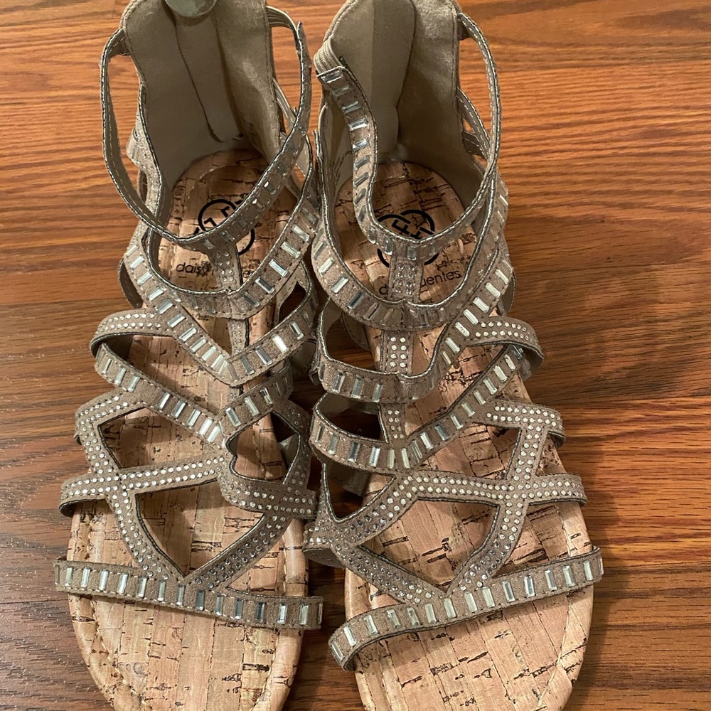 Sandals - Picture 2 of 4